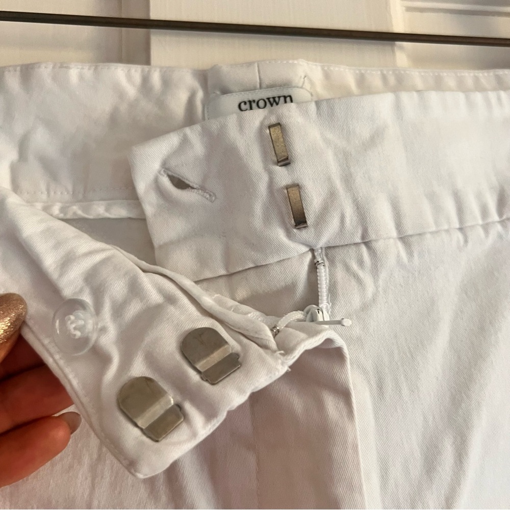 White Crown and Ivy scallop cut shorts size 16 shorts. - Picture 2 of 5